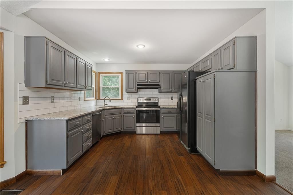 15820 W 123rd Street — photo 31