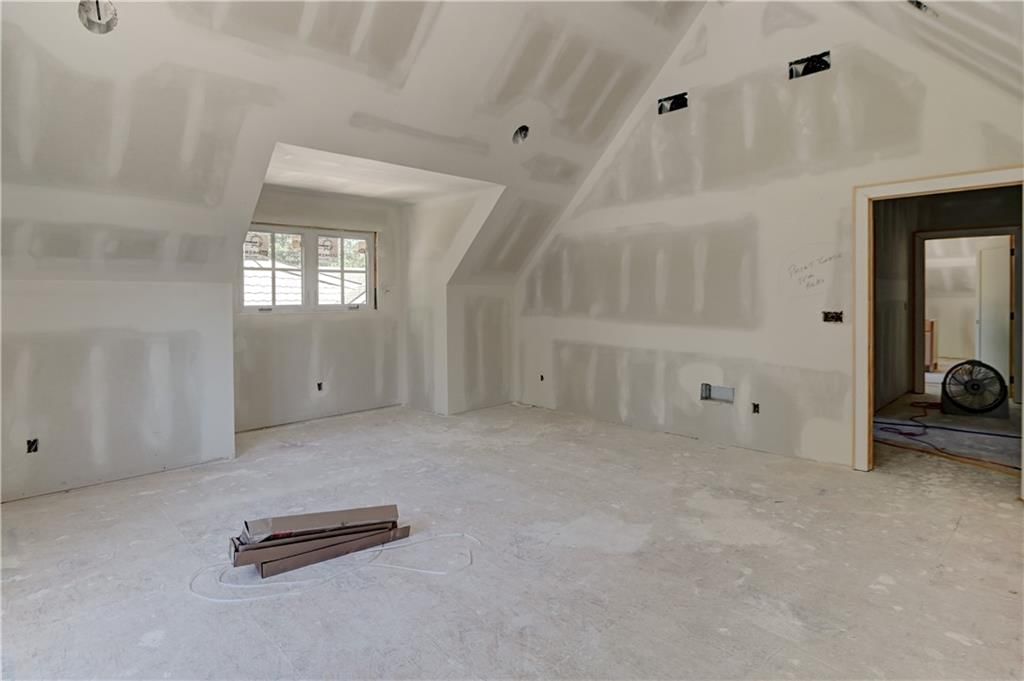 2710 W 49th Street — photo 23