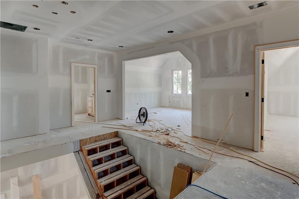 2710 W 49th Street — photo 31