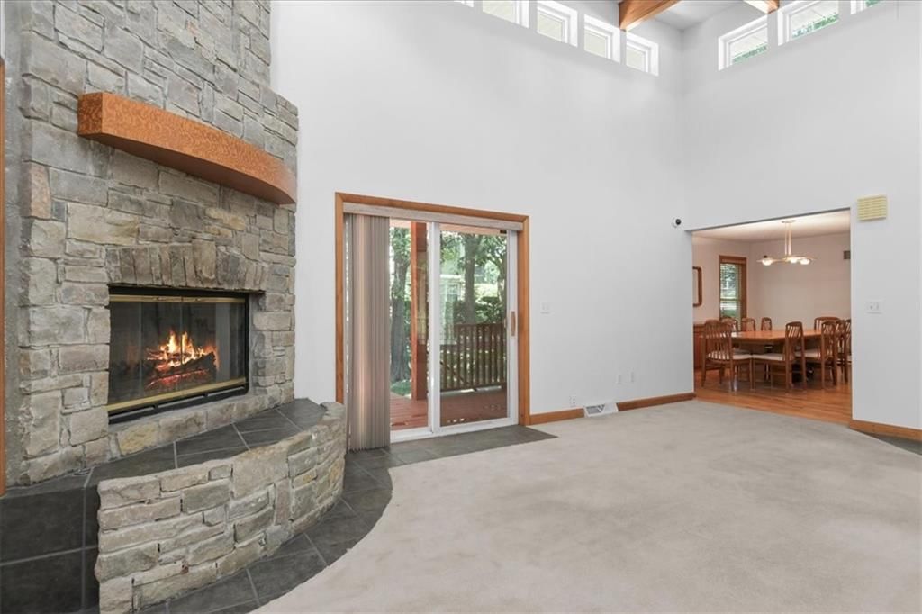 4242 N Grand Avenue — photo 3