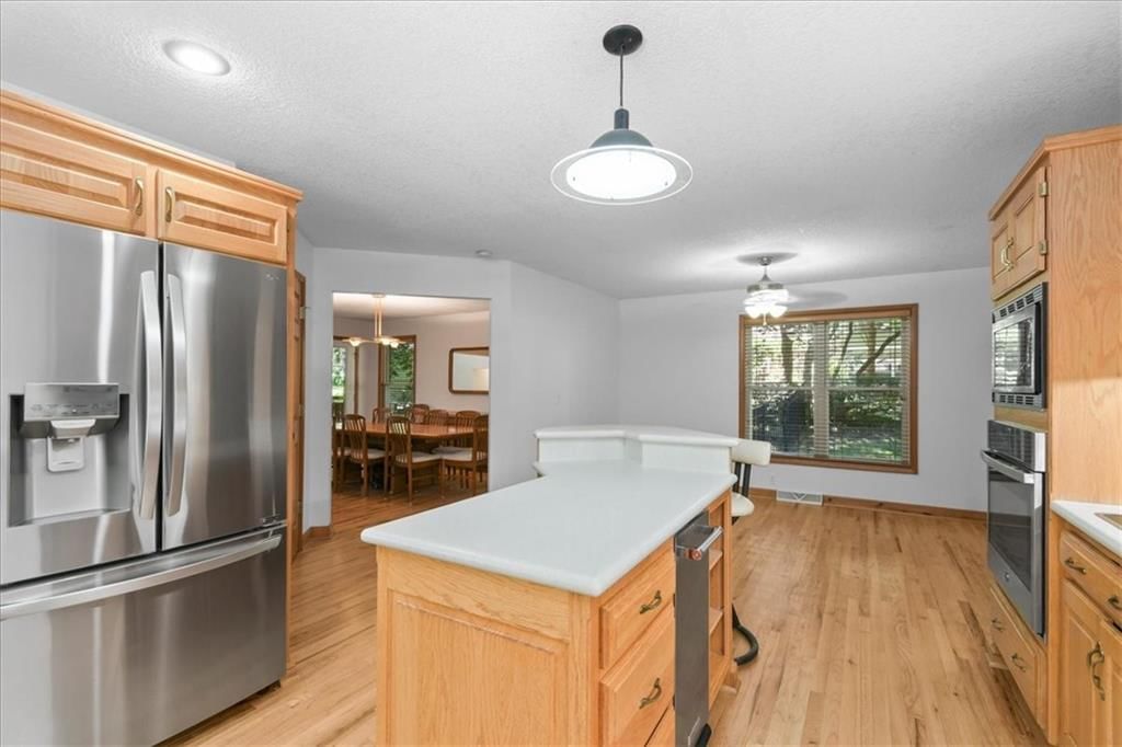 4242 N Grand Avenue — photo 4