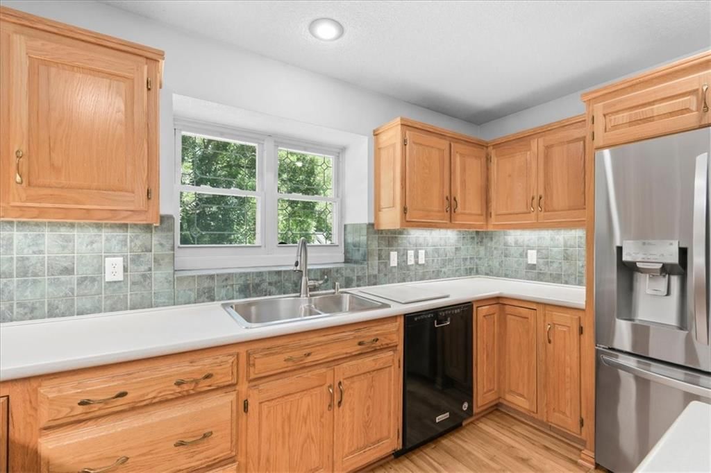 4242 N Grand Avenue — photo 16
