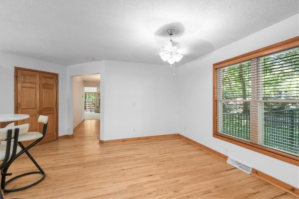 4242 N Grand Avenue — photo 18