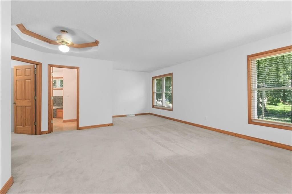 4242 N Grand Avenue — photo 21