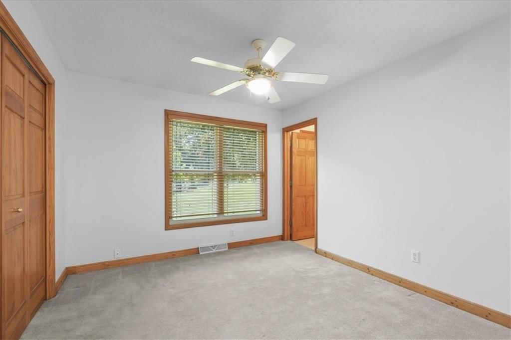 4242 N Grand Avenue — photo 23