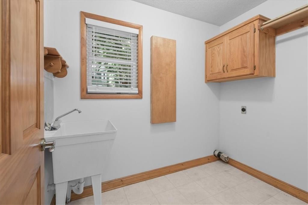 4242 N Grand Avenue — photo 25