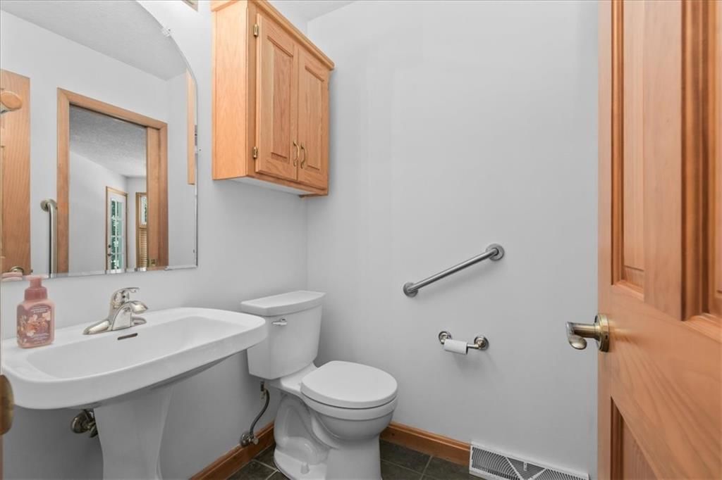 4242 N Grand Avenue — photo 26