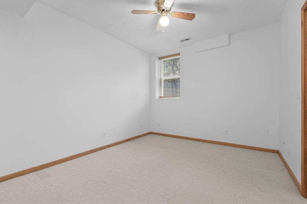 4242 N Grand Avenue — photo 32
