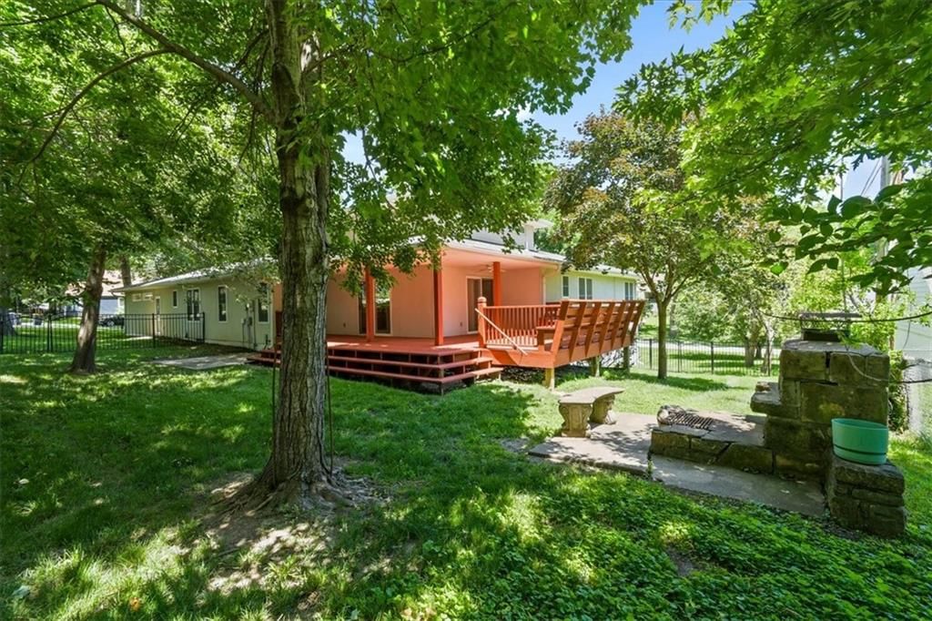 4242 N Grand Avenue — photo 37