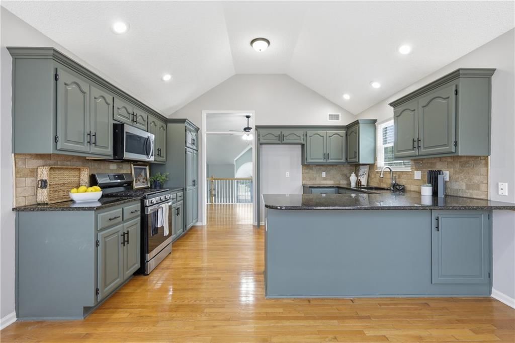 4904 Woodsonia Drive — photo 5