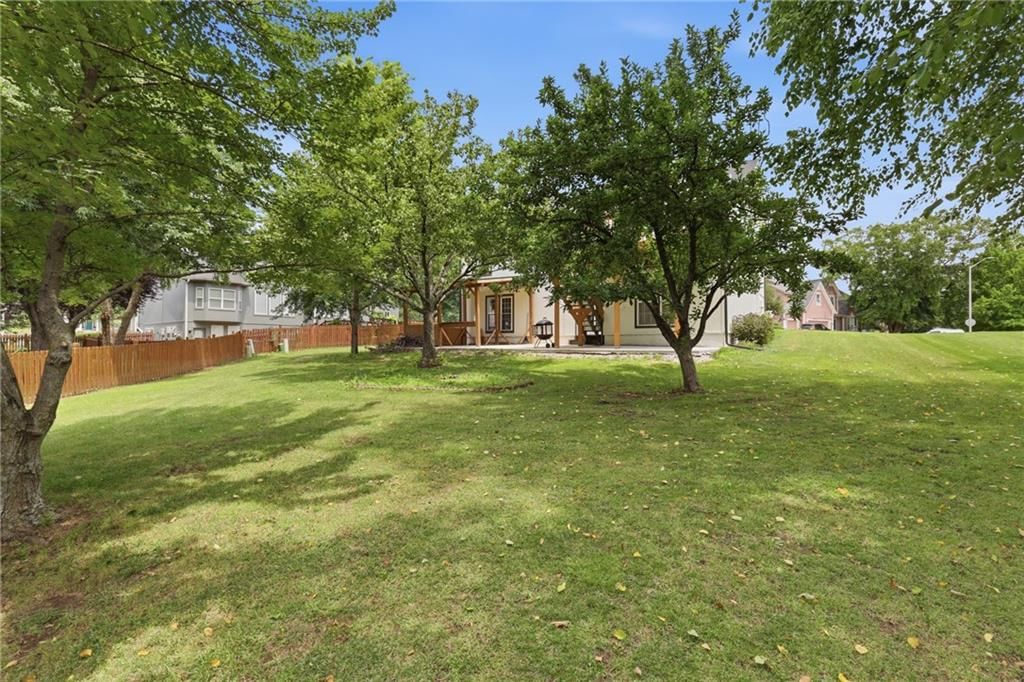 4904 Woodsonia Drive — photo 24