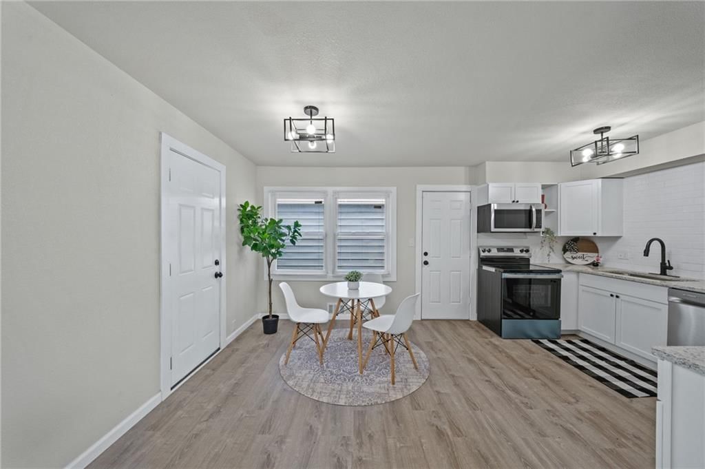 11368 Delmar Avenue — photo 7