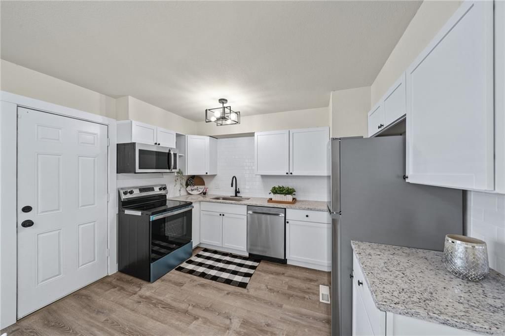 11368 Delmar Avenue — photo 9