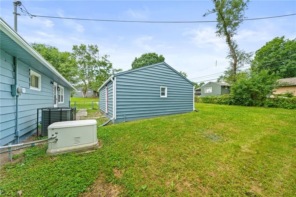 11368 Delmar Avenue — photo 24