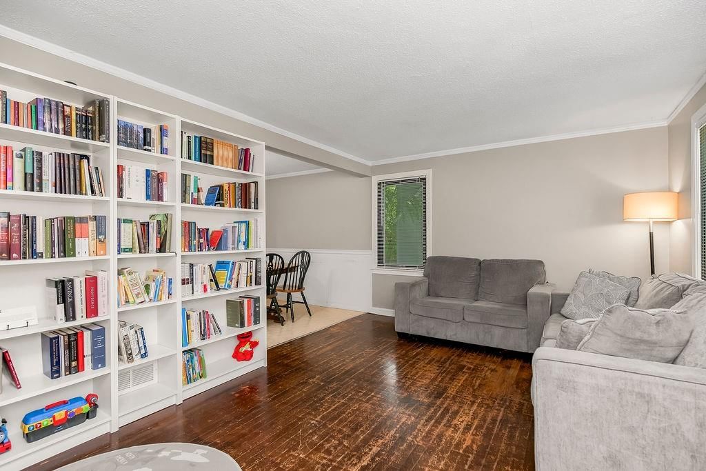 4335 N Oak Trafficway — photo 5