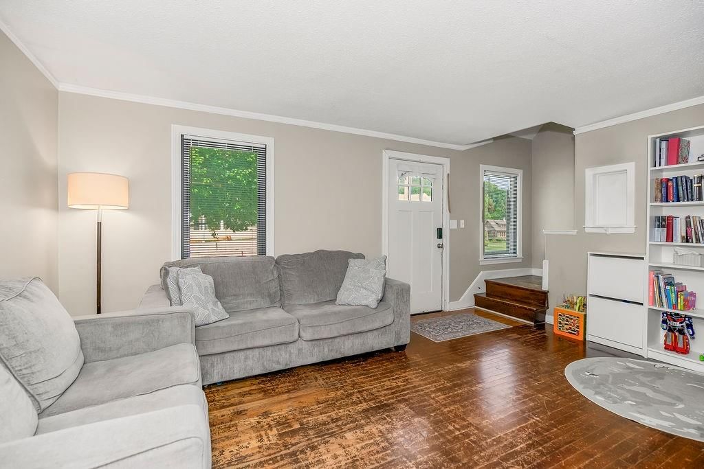 4335 N Oak Trafficway — photo 6