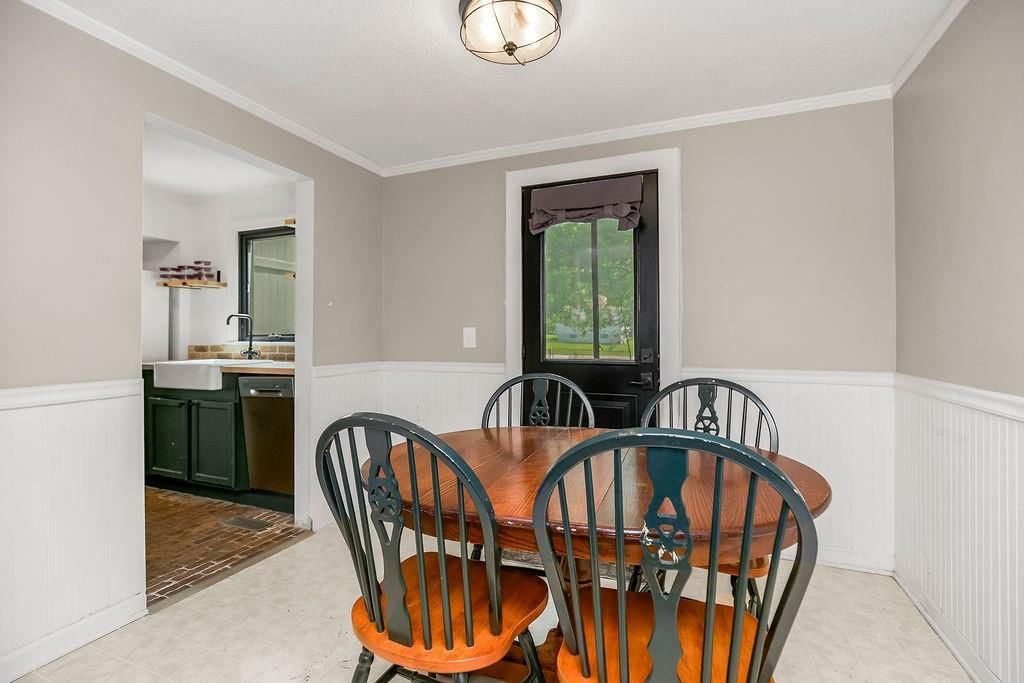 4335 N Oak Trafficway — photo 8