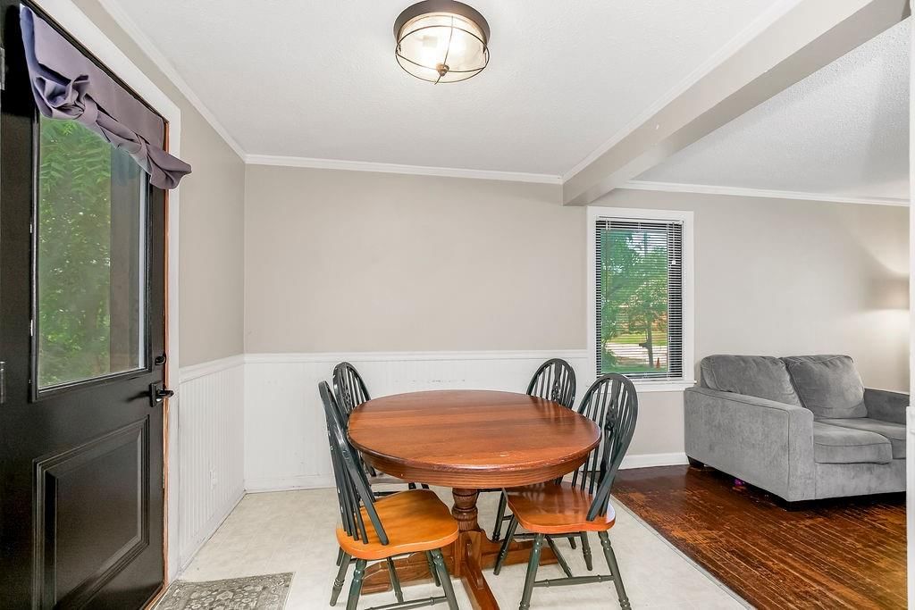 4335 N Oak Trafficway — photo 9