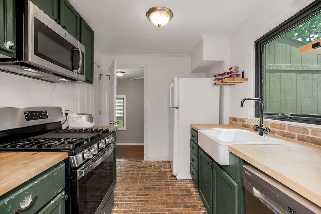 4335 N Oak Trafficway — photo 10