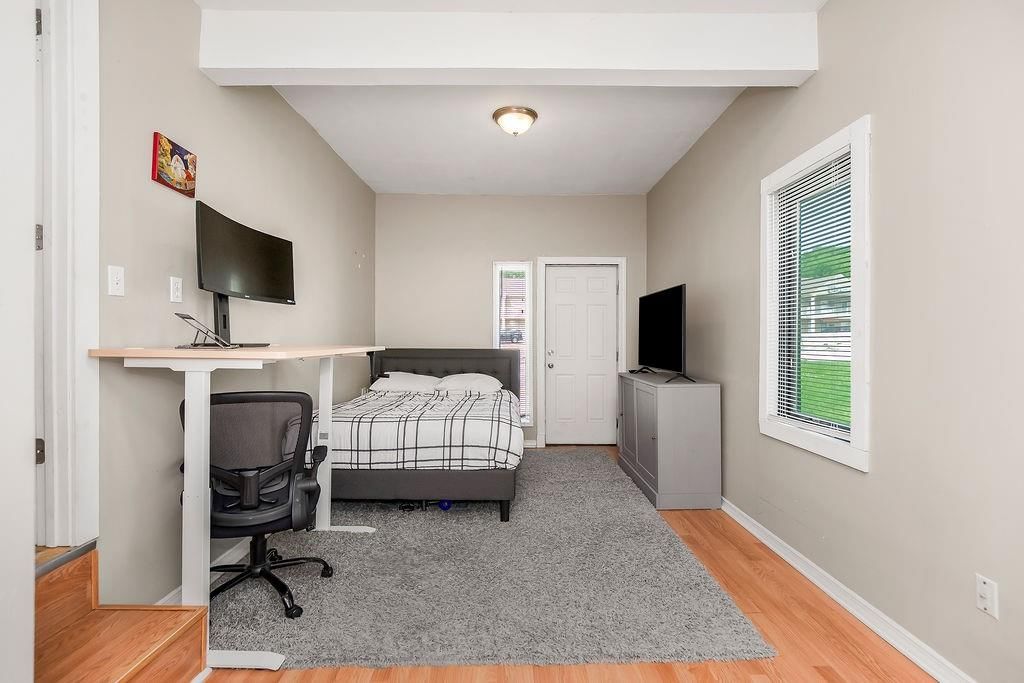 4335 N Oak Trafficway — photo 17