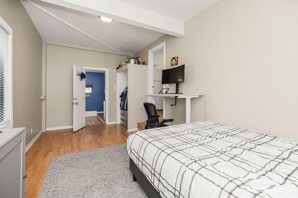 4335 N Oak Trafficway — photo 18