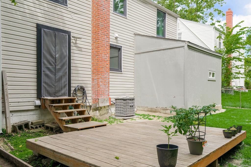 4335 N Oak Trafficway — photo 23