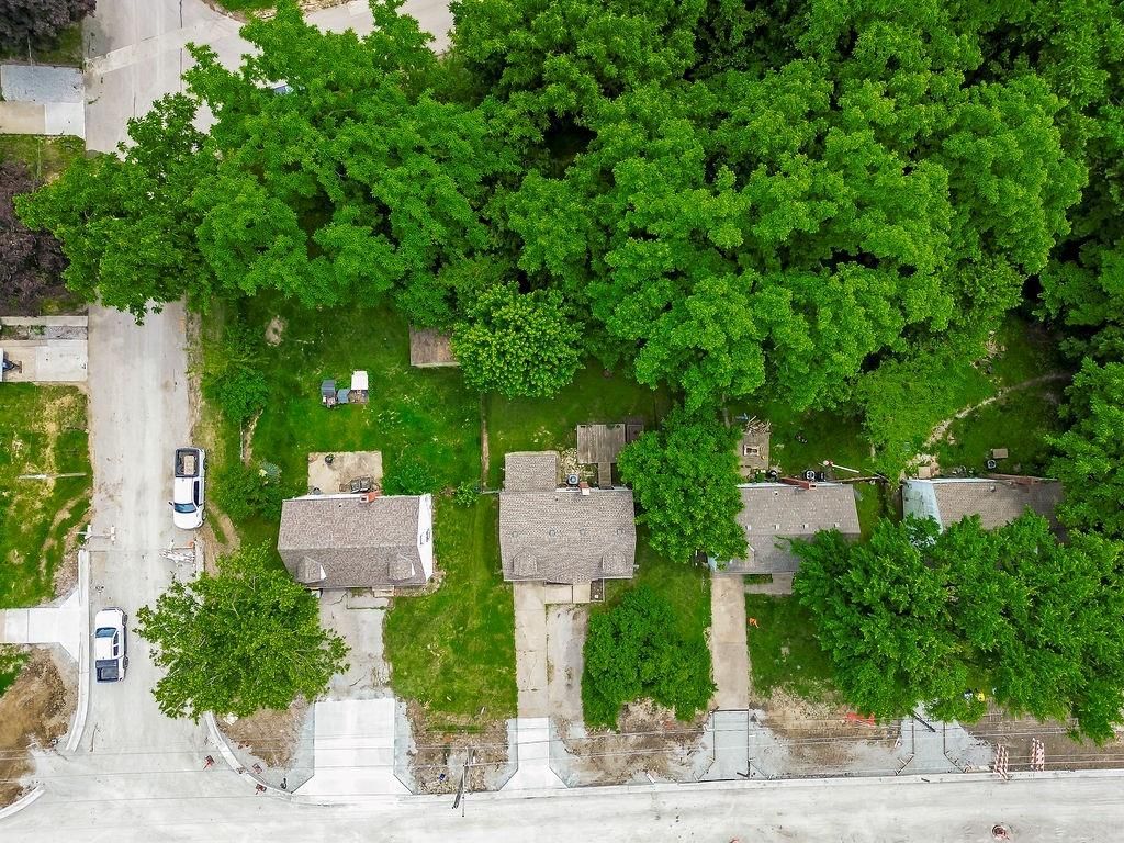4335 N Oak Trafficway — photo 28