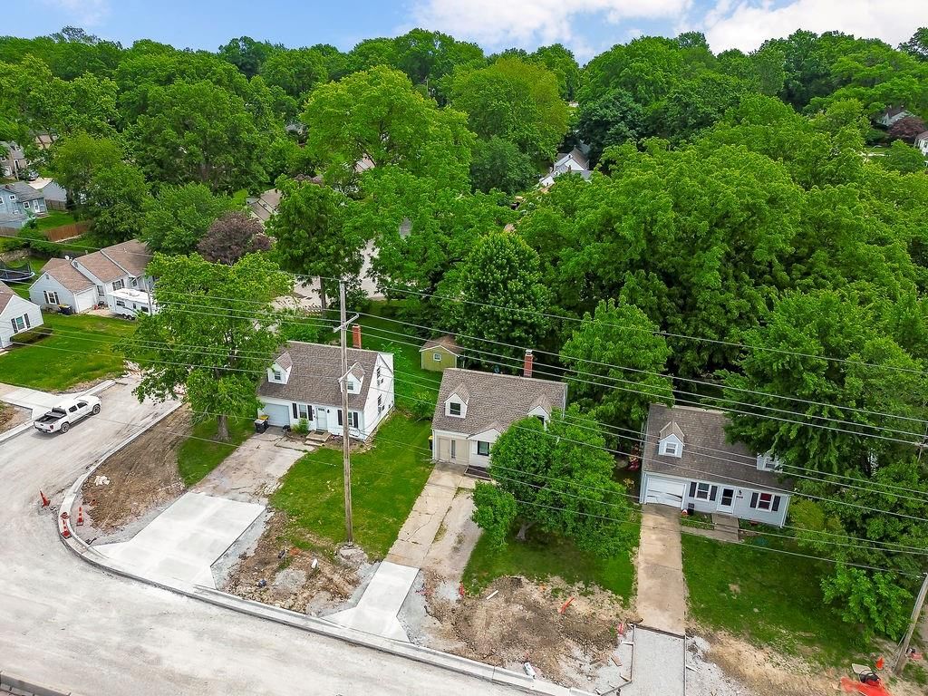 4335 N Oak Trafficway — photo 33