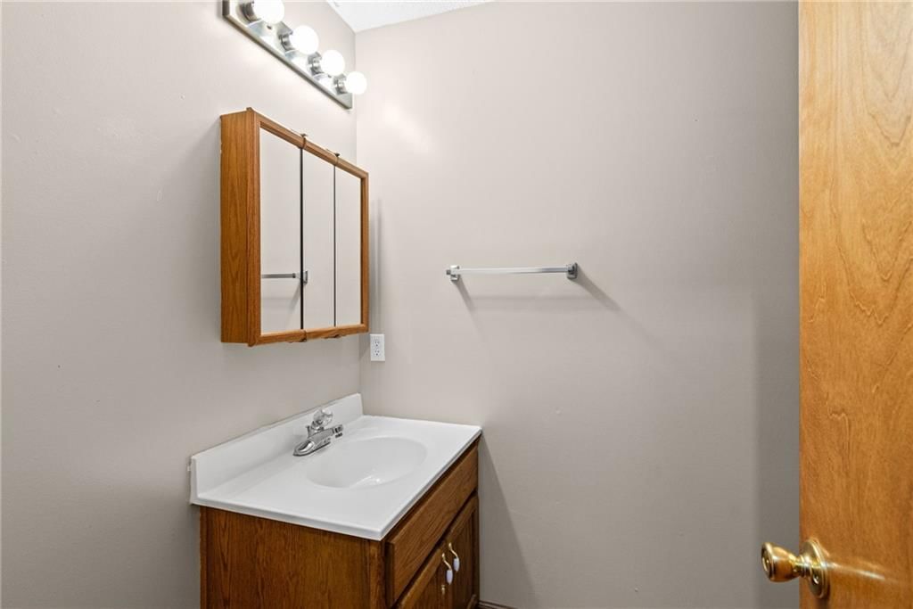 607 W 6th Street — photo 13