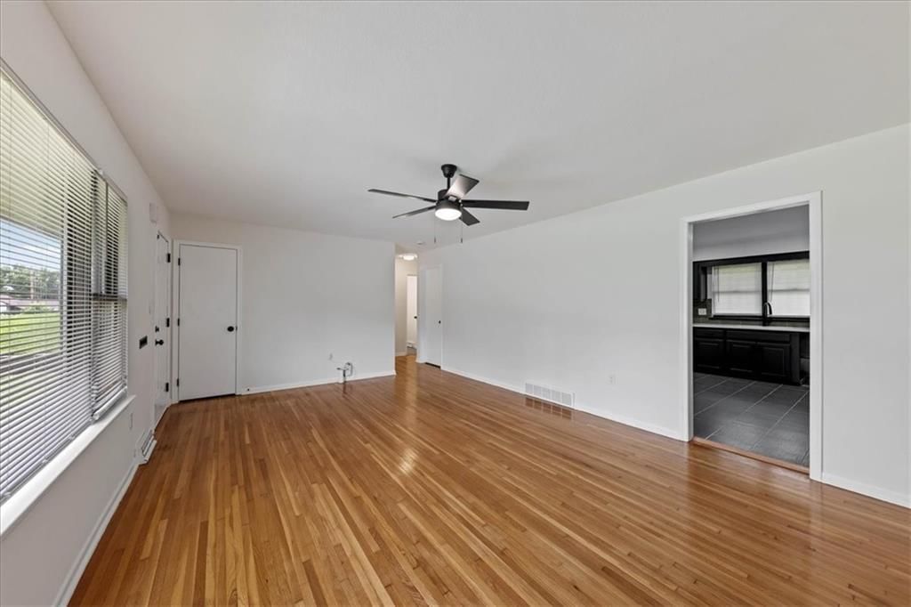 5416 Agnes Avenue — photo 4
