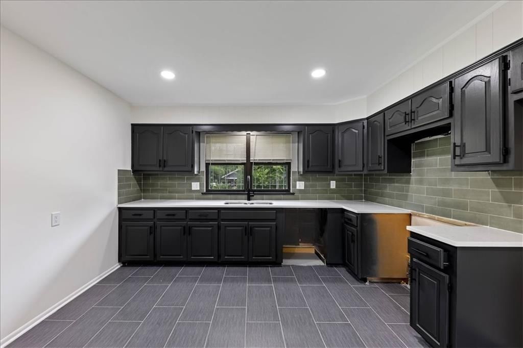 5416 Agnes Avenue — photo 7
