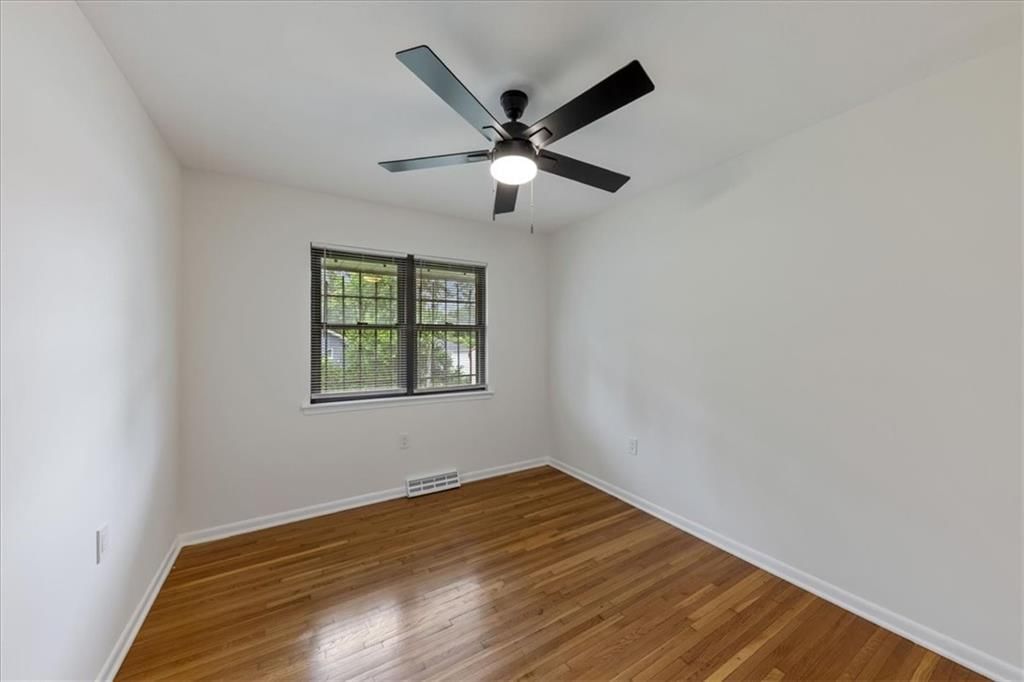 5416 Agnes Avenue — photo 15