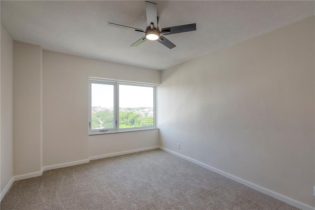 4545 Wornall Road — photo 11