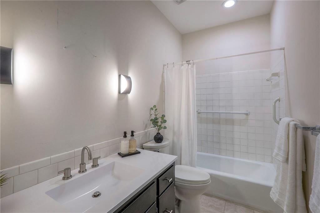 468 W 104th Street — photo 12