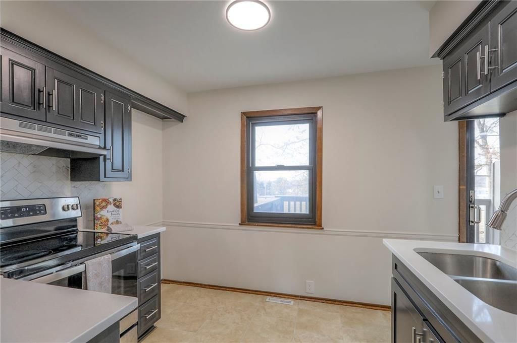 468 W 104th Street — photo 17