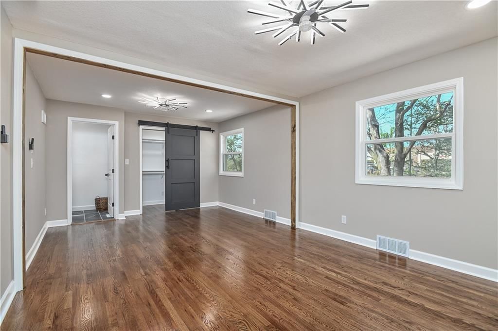 8701 Ward Parkway — photo 22
