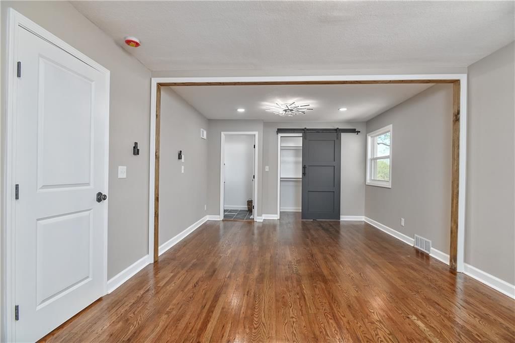 8701 Ward Parkway — photo 23