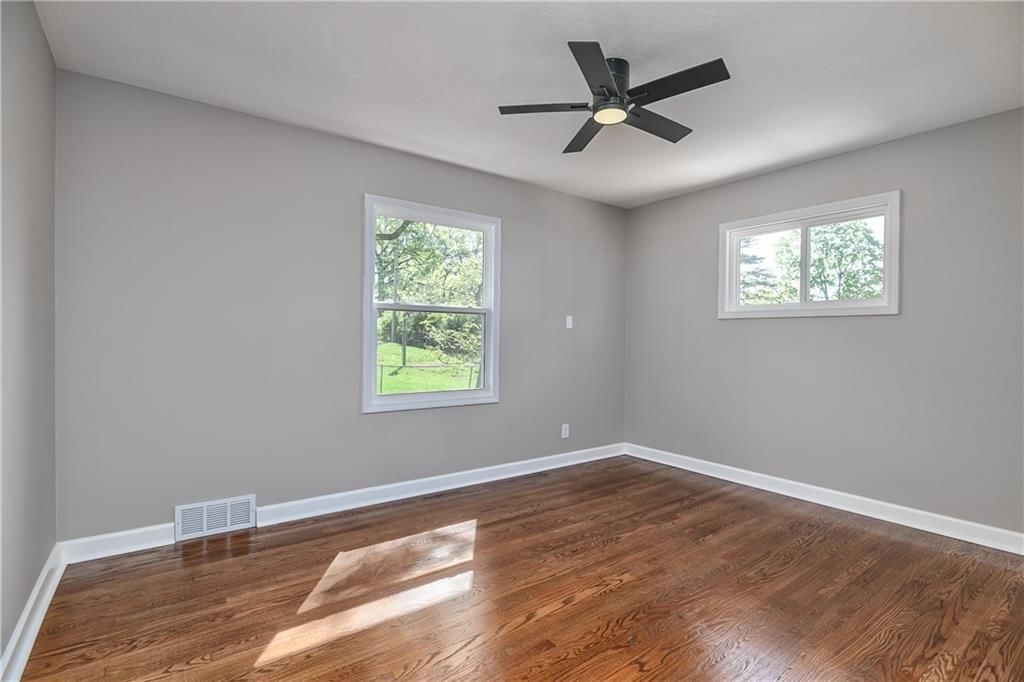 8701 Ward Parkway — photo 28
