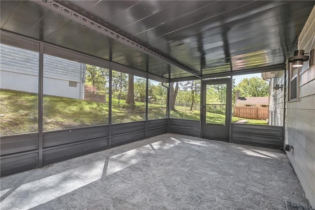 8701 Ward Parkway — photo 34
