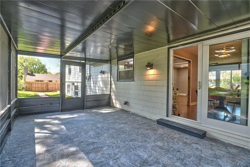 8701 Ward Parkway — photo 35