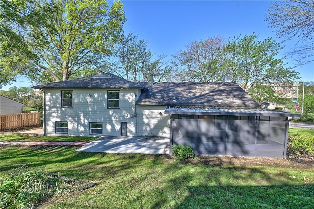 8701 Ward Parkway — photo 39