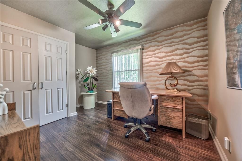 10007 W 98 Street — photo 10