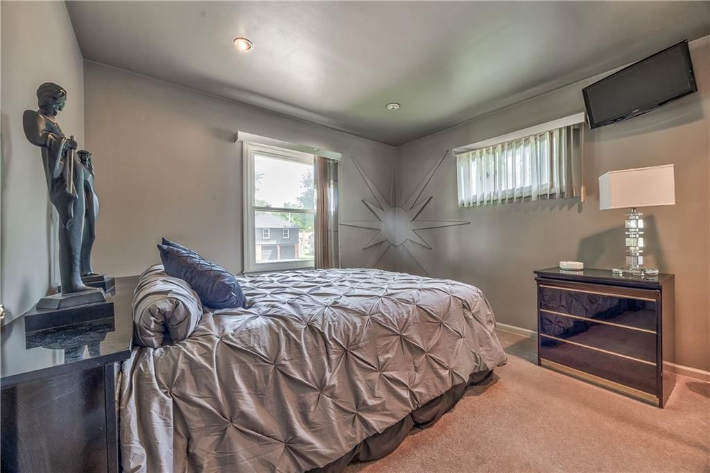 10007 W 98 Street — photo 11