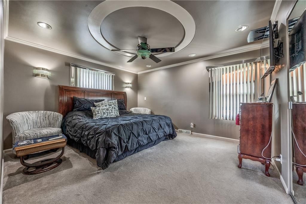10007 W 98 Street — photo 12