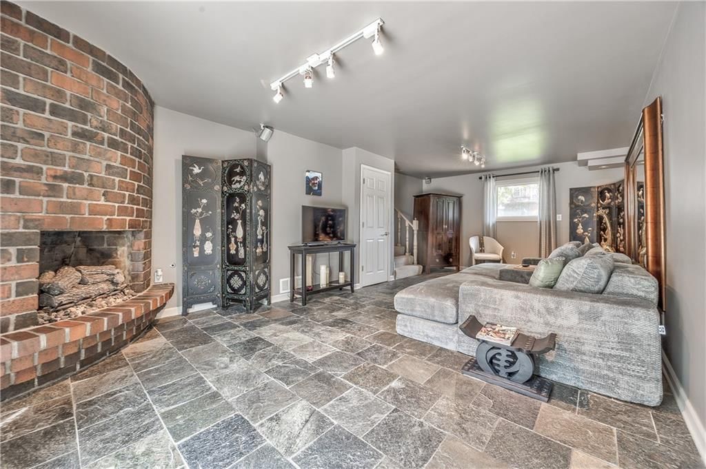 10007 W 98 Street — photo 16