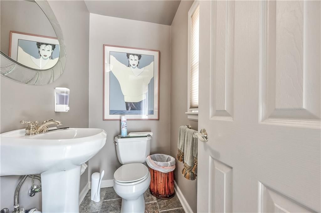 10007 W 98 Street — photo 17