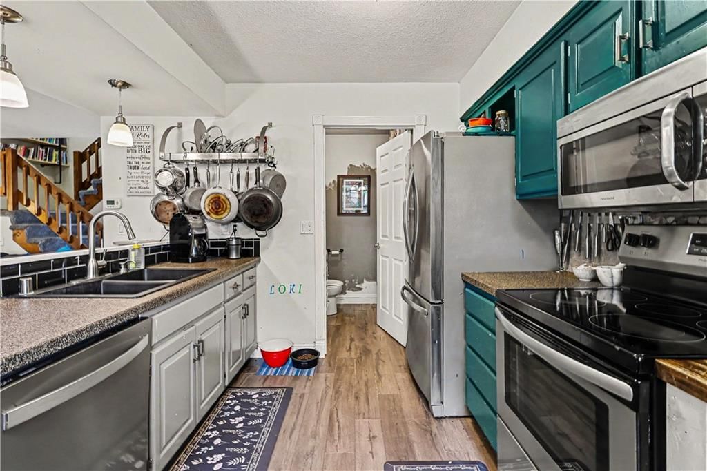 3888 SW HARBOR Drive — photo 8
