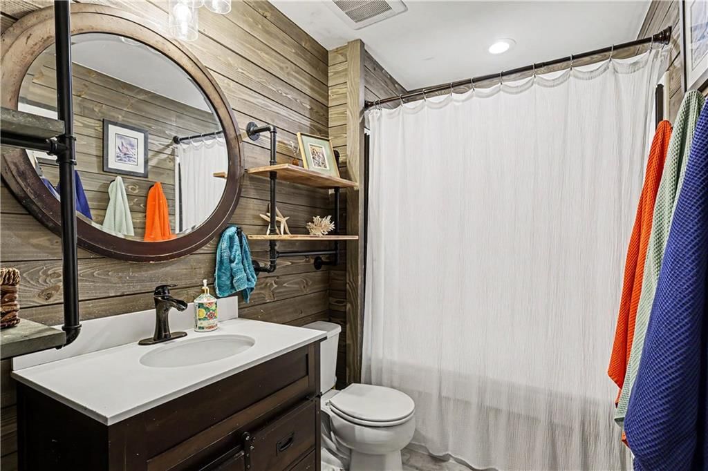 3888 SW HARBOR Drive — photo 17