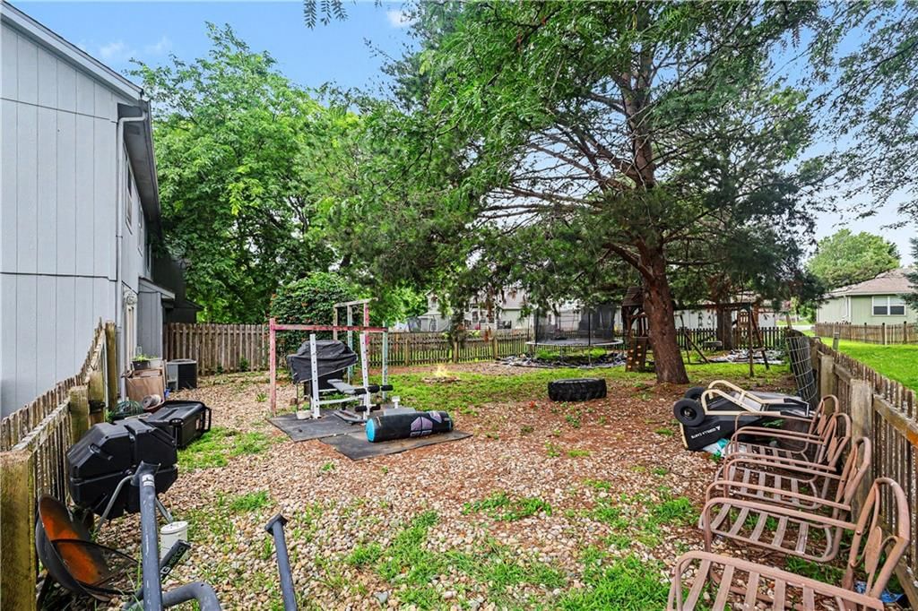 3888 SW HARBOR Drive — photo 18