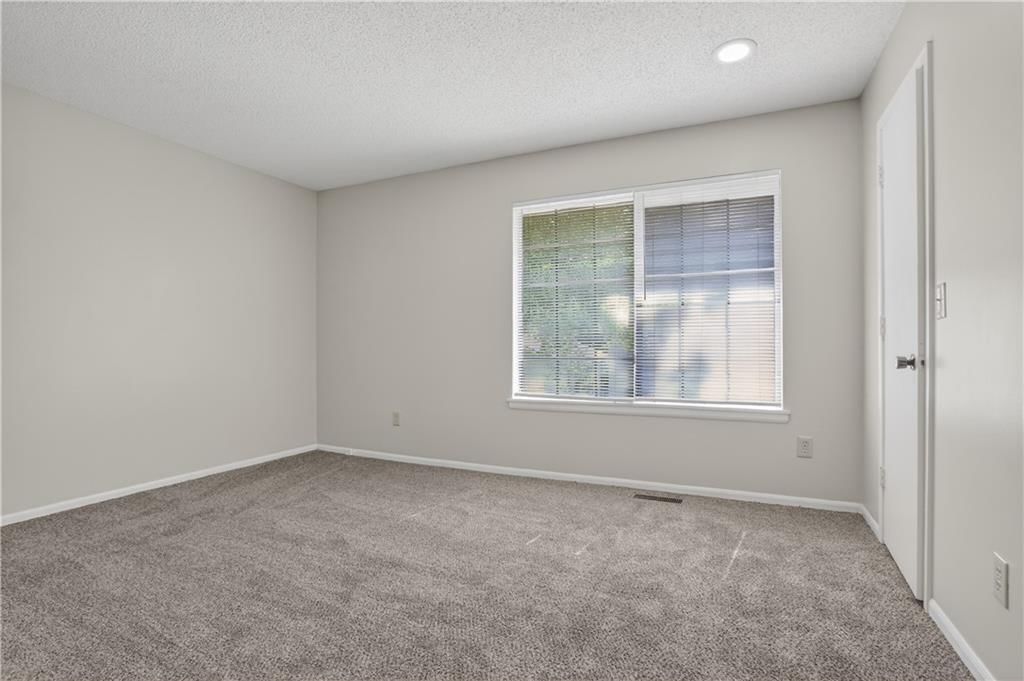 7806 N Oregon Avenue — photo 11